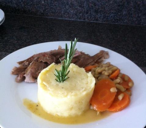 Epaule d'agneau confite et garniture aromatique - Photo par PHILANDCOCUISINE