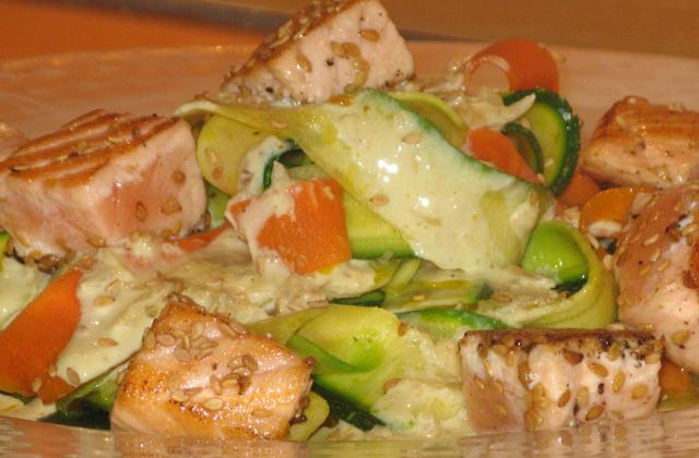 Tagliatelles de légumes au saumon et sésame - Photo par karine974