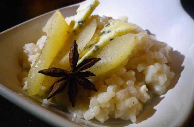 Risotto crémeux au cottage cheese et notes de badiane, poire vanillée et roquefort - Photo par Perrine cuisine