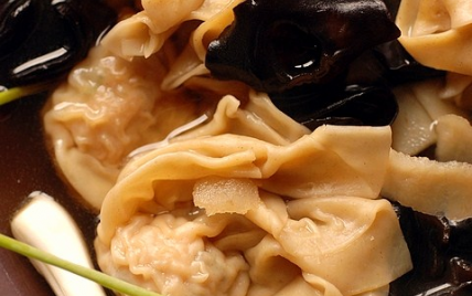 Raviolis à l'asiatique porc crevette aux champignons noirs - Dorian Nieto