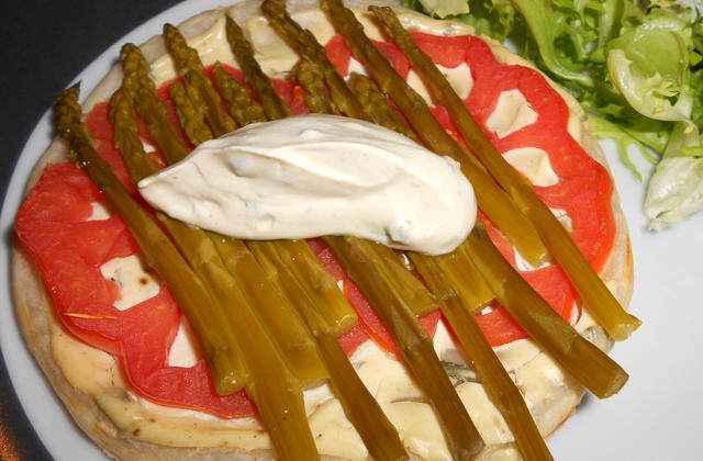 Tarte fine aux asperges et Saint Môret - Photo par Julie F