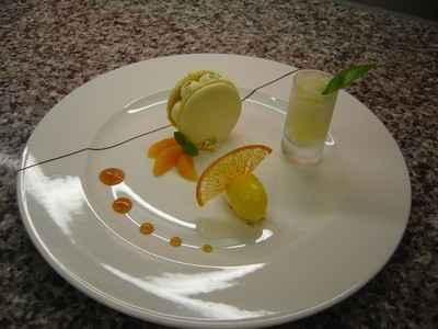 Macaron moelleux au citron, granité vodka orange et sorbet mandarine - 750g