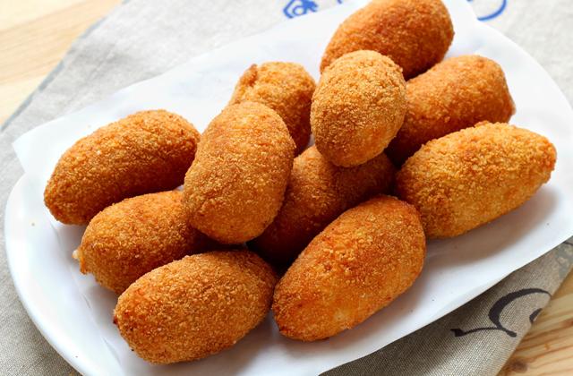Croquettes de riz à la mozzarella (Suppli'al telefono) - Photo par Silvia Santucci