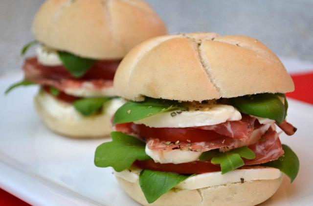 Hamburger façon caprese et coppa - Photo par Invité