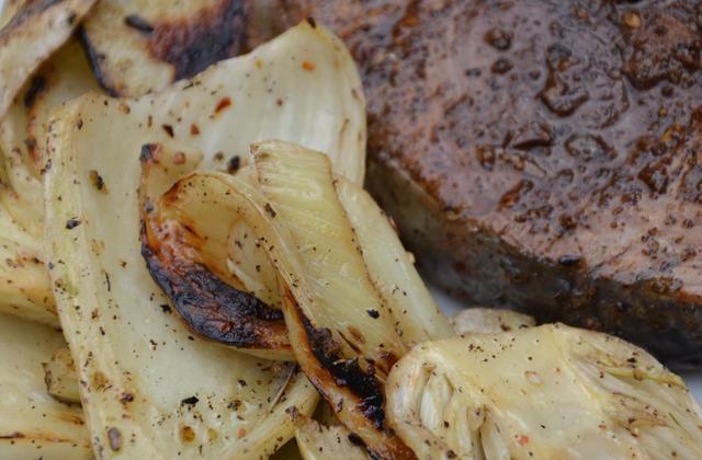 Steack de bonite et fenouil au barbecue - Photo par au pAys des déLICEs