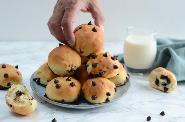 Petites brioches aux pépites de chocolat - Photo par Nadia Paprikas