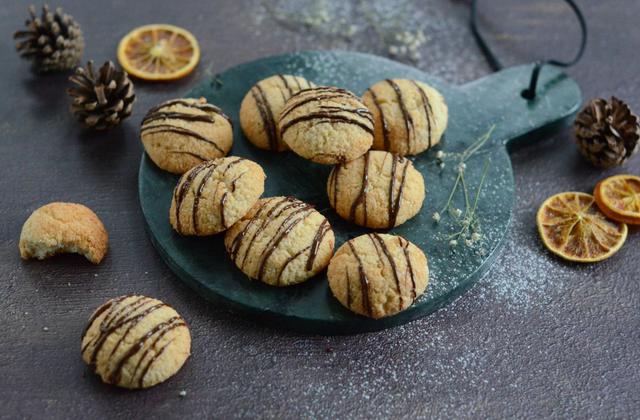 Macarons aux amandes, noix de coco et citron - Photo par Nadia Paprikas