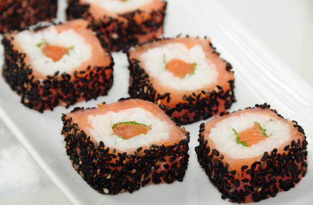 Maki sushis de saumon au saumon - isa-marie
