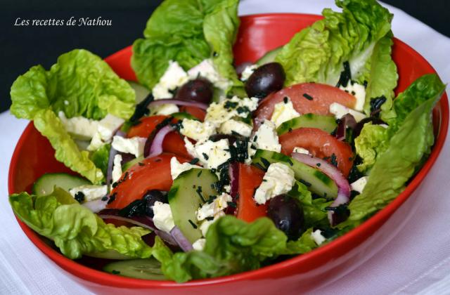 Salade à la grecque, vinaigrette au citron et à la spiruline - Photo par Communauté 750g