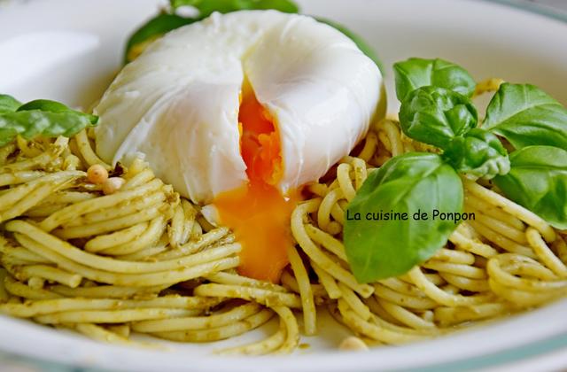 Spaghetti au pesto et œuf poché - Photo par Ponpon