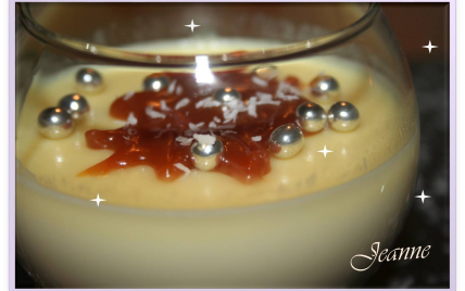 Panna cotta au chocolat blanc et sa sauce au caramel au beurre salé - Photo par Jeanne la malice