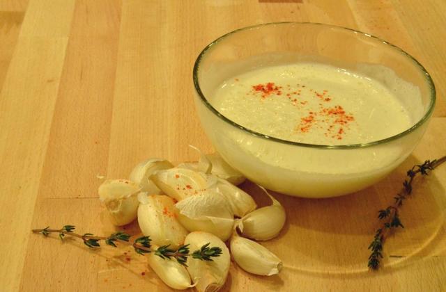 Sauce à l"ail ou crème d"ail - Photo par Chef Damien