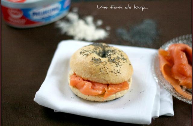 Bagels au saumon fumé et fromage frais - Photo par Une faim de loup...
