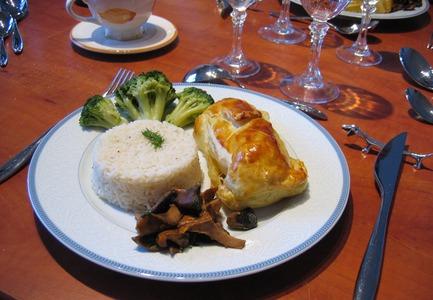 Feuilleté de saumon et sauce au roquefort - Photo par Lili