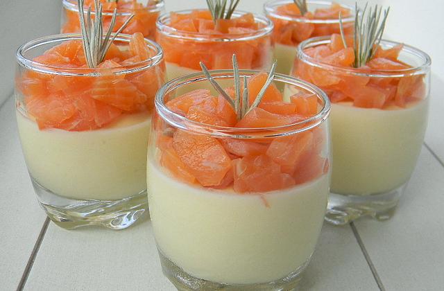 Mousse d'asperges au saumon fumé - Photo par La soupe à la citrouille