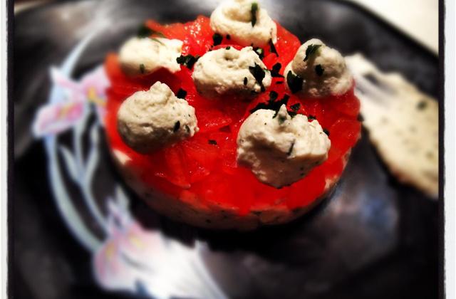 Tartare de tomate et sa mousse de chèvre frais - AnthonyReg