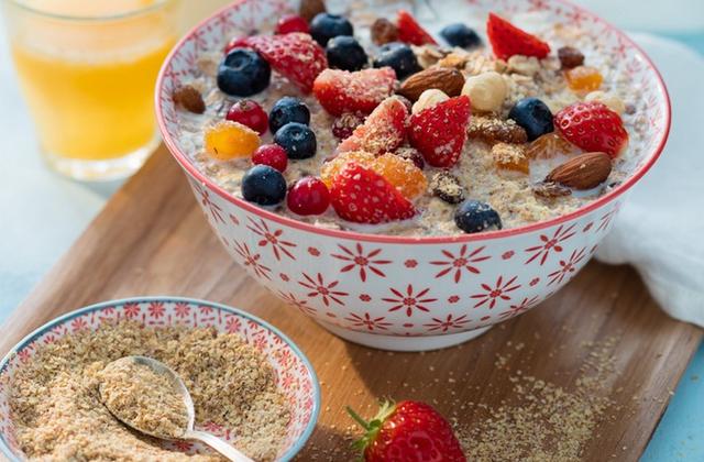Porridge aux fruits frais et fruits secs - Photo par Gerblé
