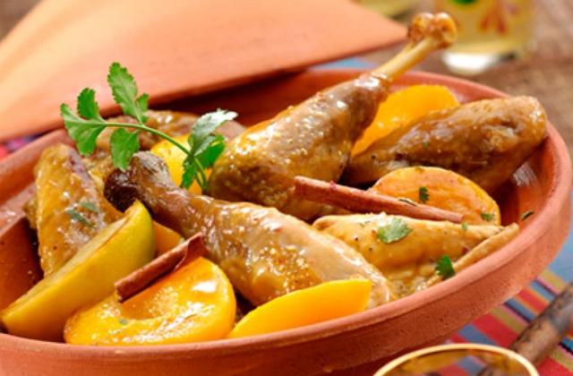 Tajine de pintade aux pêches - Photo par St Mamet