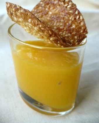 Crème de mangue et sa tuile de sésame à l'orange - Photo par agastache29