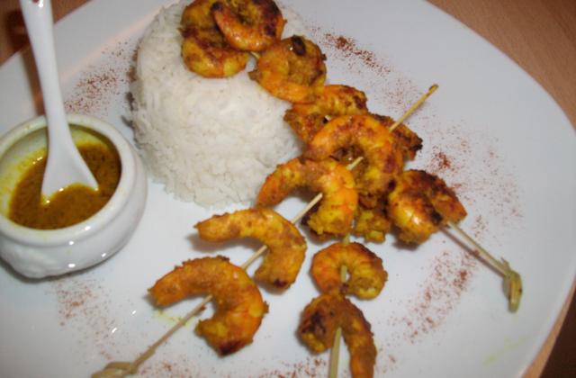 Crevettes sautées au colombo, brochette - Photo par EmiDelices