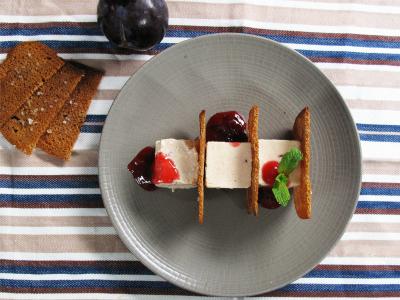 Parfait glacé prunes-caramel - Photo par aoppru
