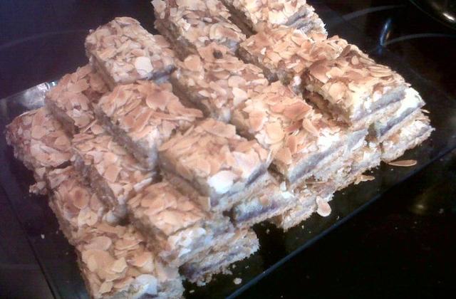 Carrés aux amandes effilées - Photo par enfiosalove