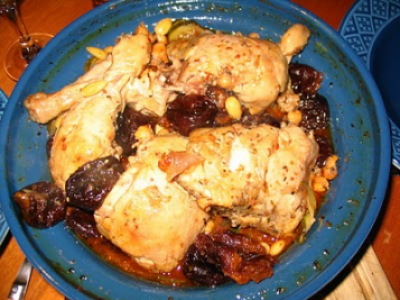 Tajine de poulet aux pruneaux sur courgettes & pois chiches - Photo par la cuisine de nounouille