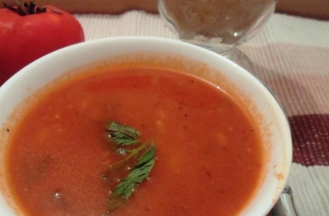 Soupe de tomates à la menthe - Photo par malion