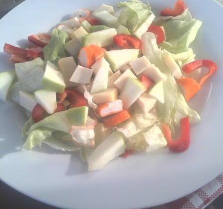 Salade autour du surimi - Photo par Coraya