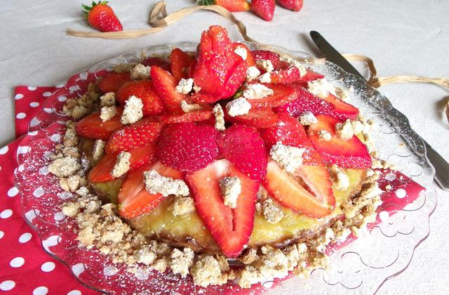 Tarte crumble bretonne au sarrasin, rhubarbe et fraises - Photo par Rosenoisettes