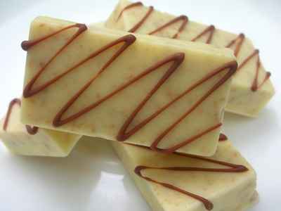 Petites barres de chocolat blanc aux spéculoos - Photo par hildeschust