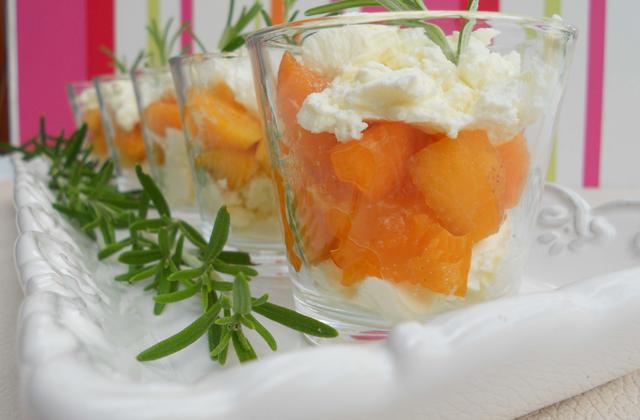 Verrine de chèvre aux abricots - Photo par campas