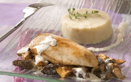 Suprêmes de pintade au Champagne et petits champignons - Photo par CIP