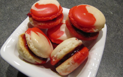 Macarons bicolores à la cerise - Photo par Evacuisine