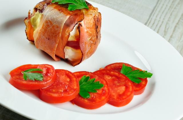 Petit chèvre frais grillé à la moutarde et au ketchup - Photo par Amora