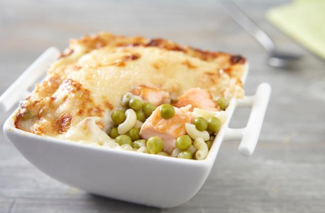 Gratin de coquillettes aux petits pois et saumon - Photo par Cassegrain