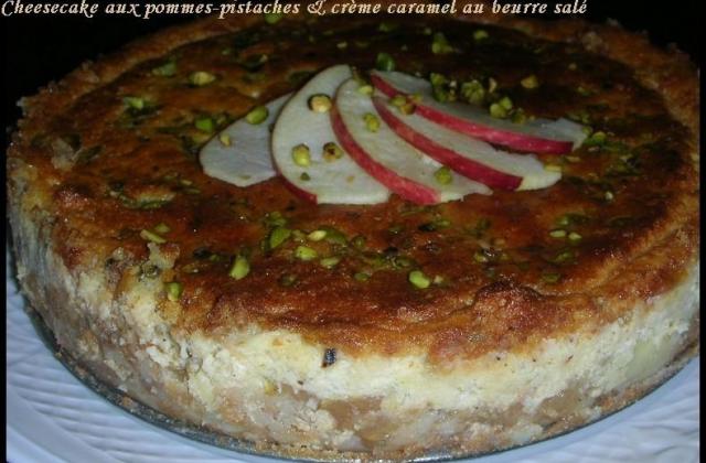 Cheesecake aux pommes-pistaches et crème caramel au beurre salé - Photo par Carmen