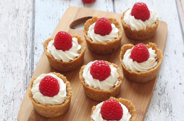 Mini tartelettes crème de mascarpone, citron et framboises - Photo par Silvia Santucci