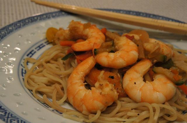 Crevettes sautées sauce soja pour l'année du Dragon - Photo par le book gourmand