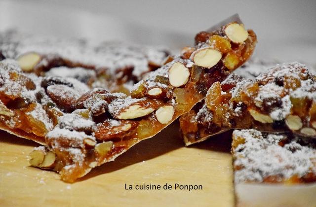 Panforte aux amandes, noisettes, raisins secs et agrumes confits - Photo par Ponpon