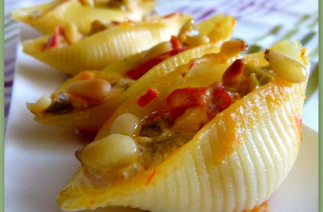 Conchiglie aux poivrons, brocciu et pignons de pin - Photo par CookingFeeLili