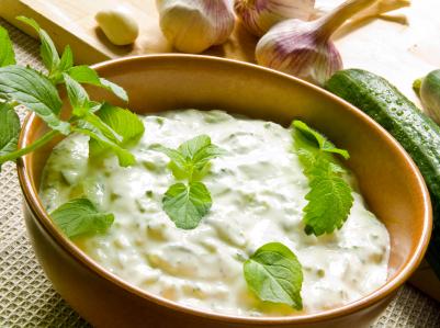 Tzatziki - Le bazar d'Ishaï - Athènes - Photo par Chaîne Voyage