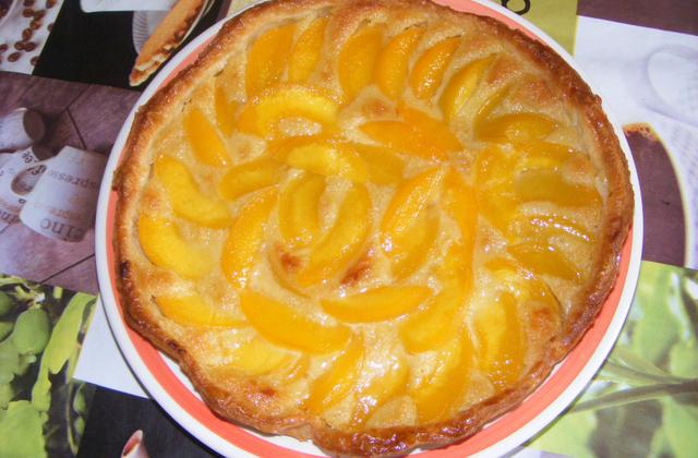 Tarte aux pêches sur crème d'amandes - Photo par delf745