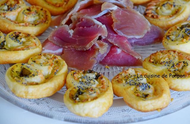 Palmier au chèvre et basilic garni de graines de pavot - Photo par Ponpon