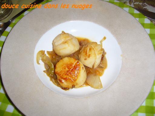 Noix de Saint-Jacques sur fondue d'oignon de Roscoff - Photo par brigitXg