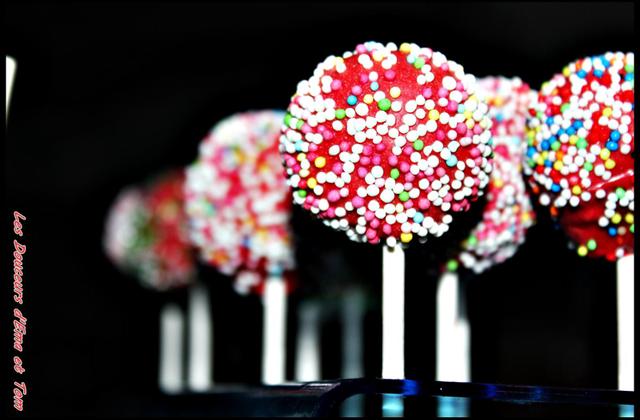 Cake pops façon fondant au chocolat - Photo par Les douceurs d'Ema et Tom