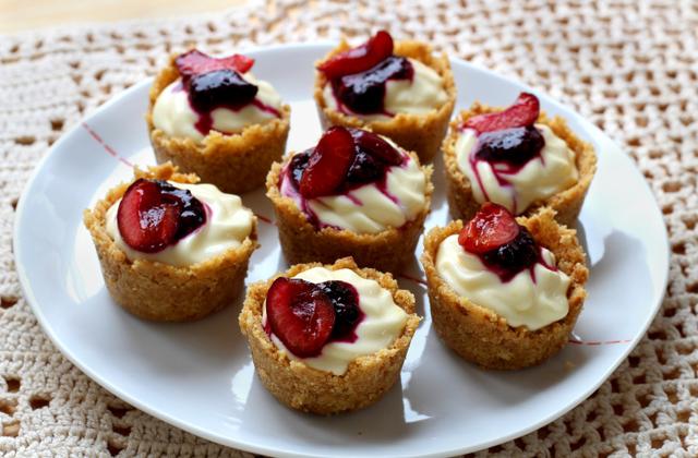 Mini-cheesecakes sans cuisson à la cerise - Photo par Silvia Santucci