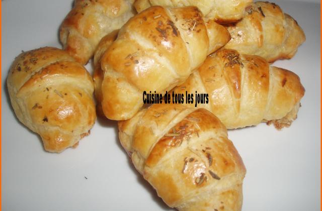 Croissant au saumon et boursin ail et fine herbes - Photo par soniabb