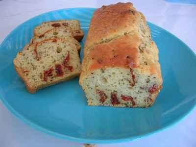 Cake aux tomates séchées - Photo par DeyCuisine
