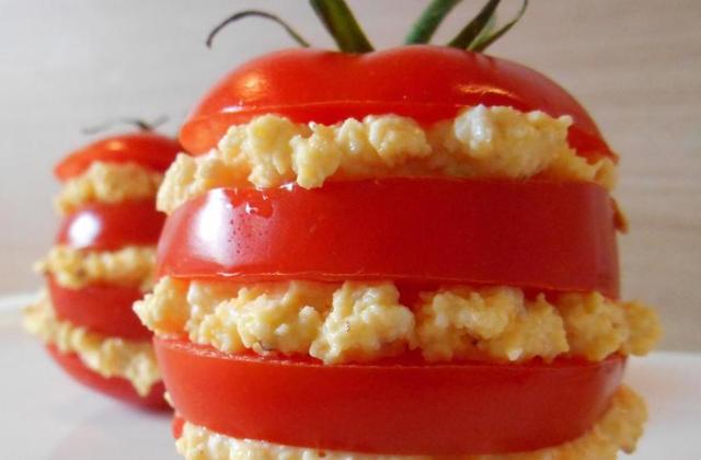 Mille-feuilles de tomate mimosa - Photo par La cuillère aux mille délices